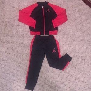 Boys Jordan Track Suit (4T)